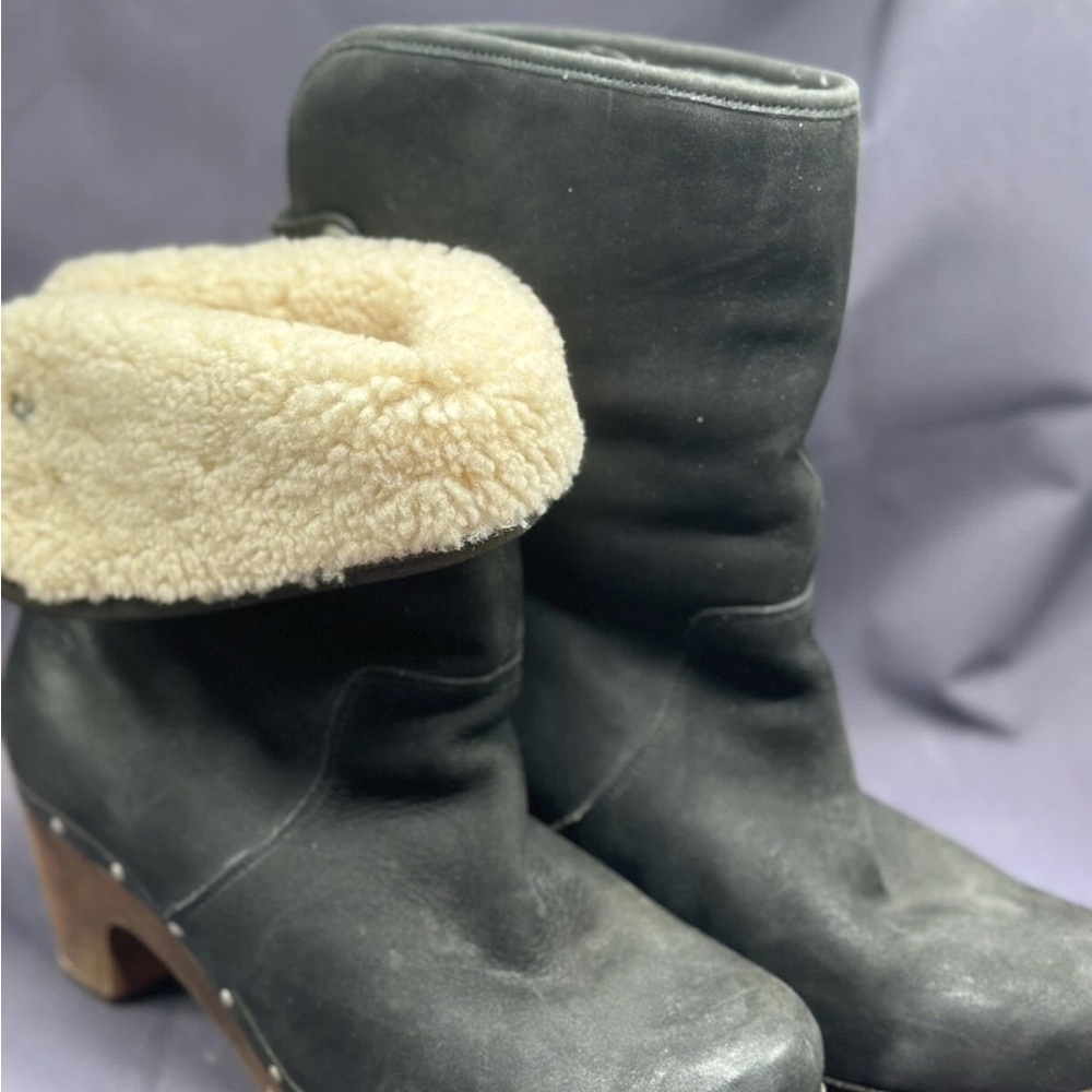 UGG Women's Lynnea Shearling Ankle Clog Boots Sheepskin Lining Black Suede